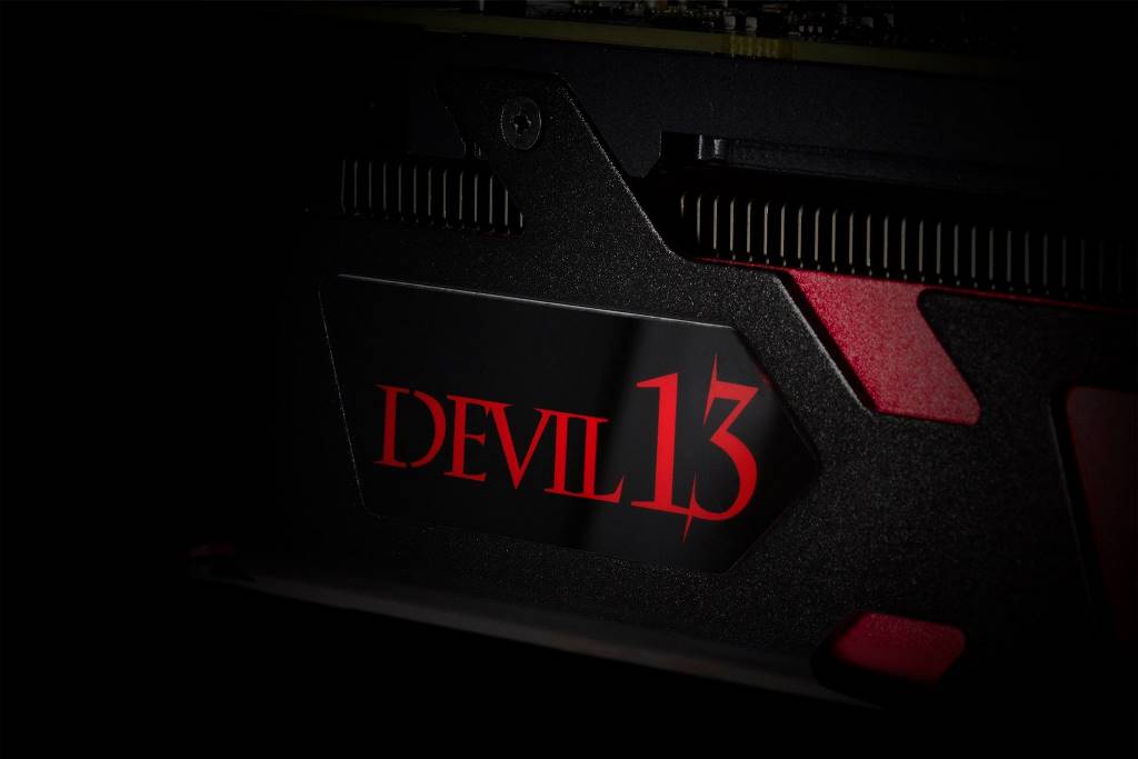 PowerColor Radeon R9 295X2 Devil 13 01